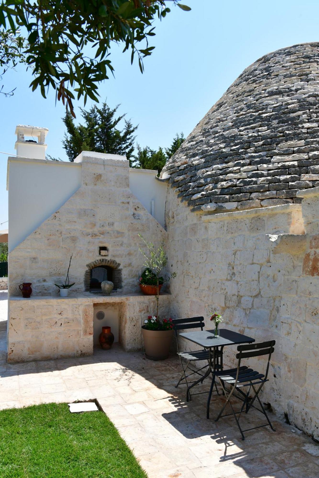 Lamarossa Trulli & Suites Antonelli Εξωτερικό φωτογραφία