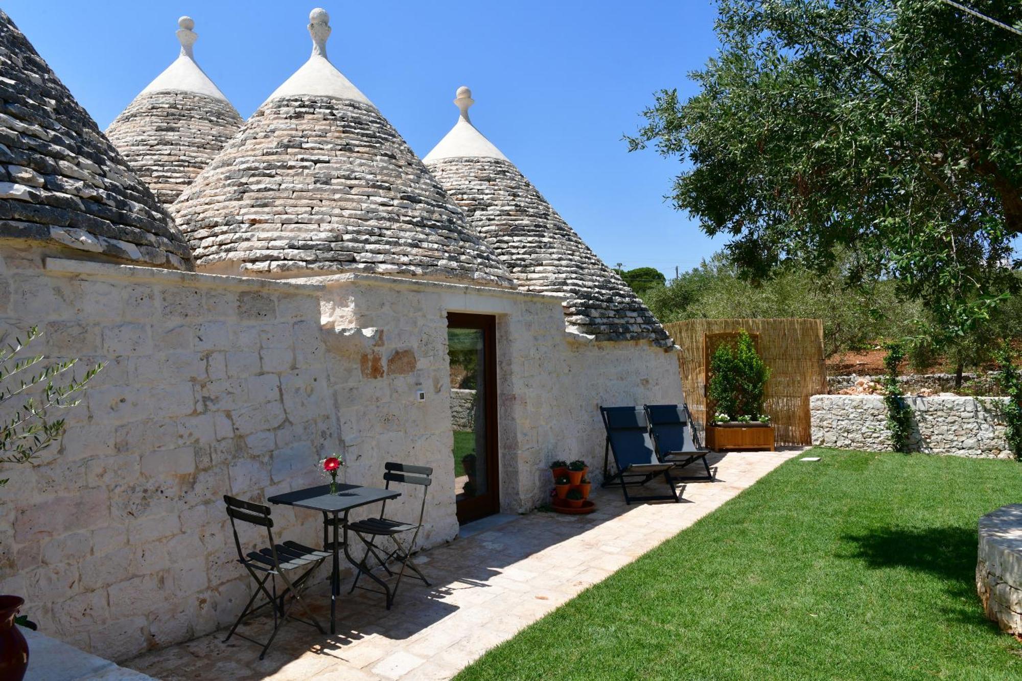 Lamarossa Trulli & Suites Antonelli Εξωτερικό φωτογραφία